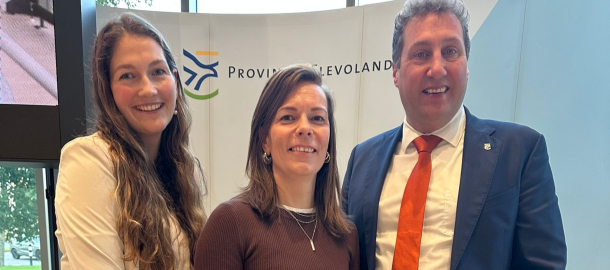 CU Flevoland (162.719 x 72.76 mm).png